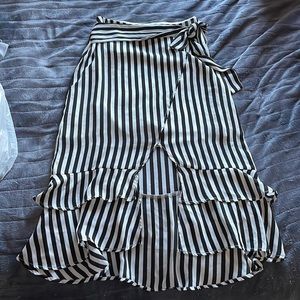 Black and white striped dress from brand who what wear, size 2.